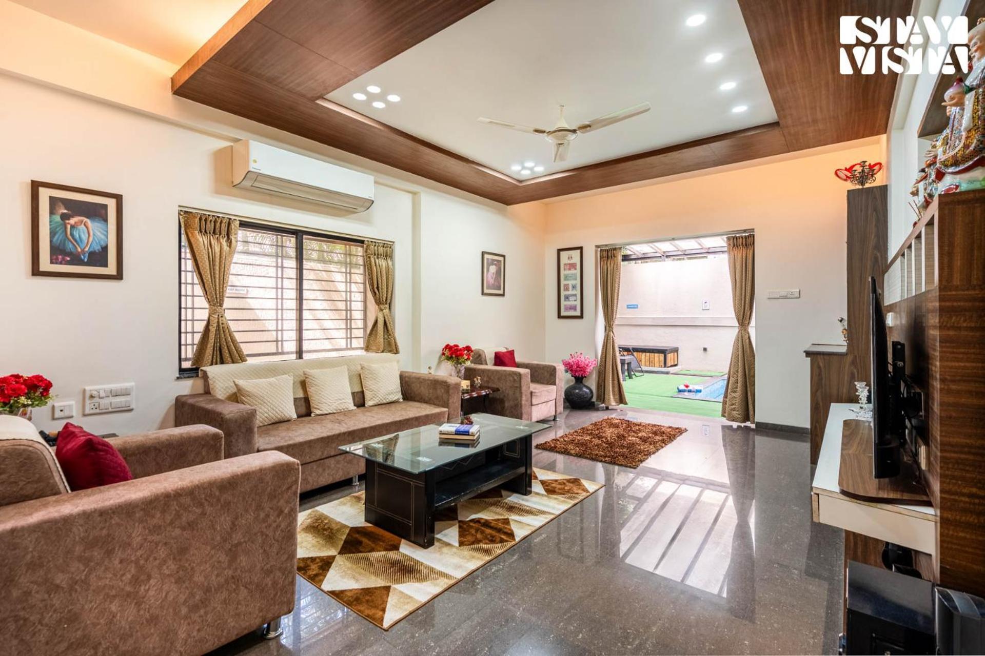 Serenity Meadows With Pool By Veo - Part Of Stayvista Nashik Εξωτερικό φωτογραφία